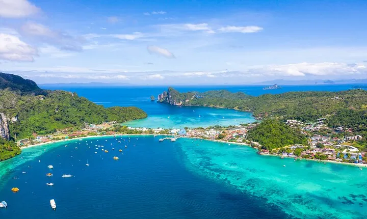 Early Bird trip to Phi Phi Island Snorkeling Day Tour with Lunch