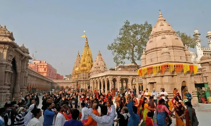 From Delhi: Same Day Varanasi Tour By Flight With Boat Ride