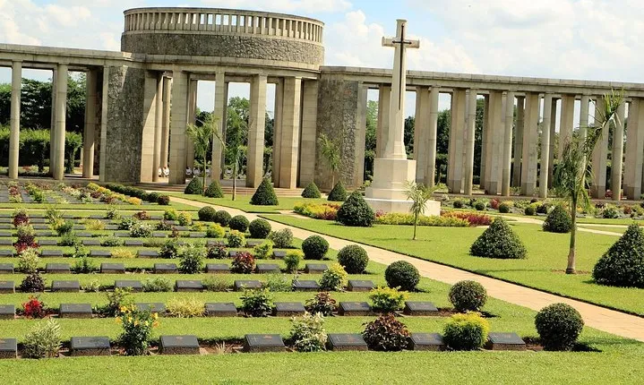 Private Full-Day Yangon Culture and Temples Tour With Shwedagon Pagoda