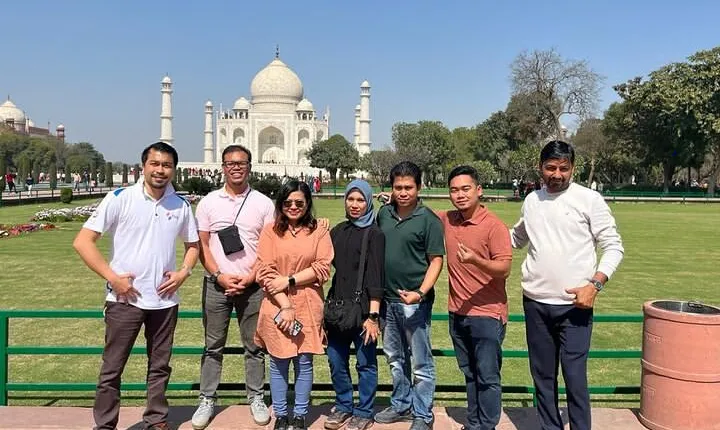 Private Taj Mahal Tour from Delhi to Agra