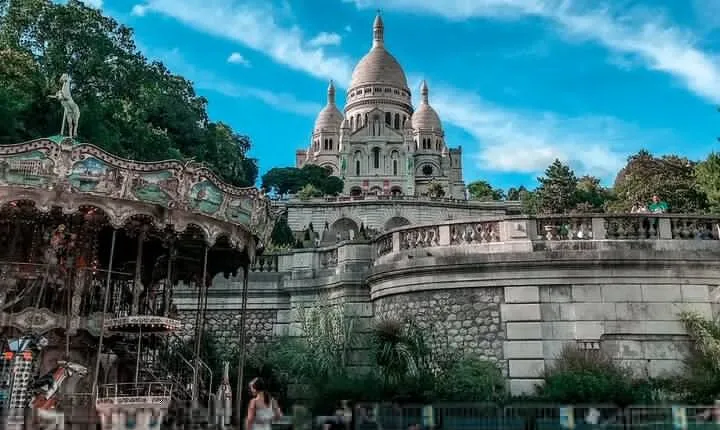 Small Group Walking Tour of Montmartre -10 people max