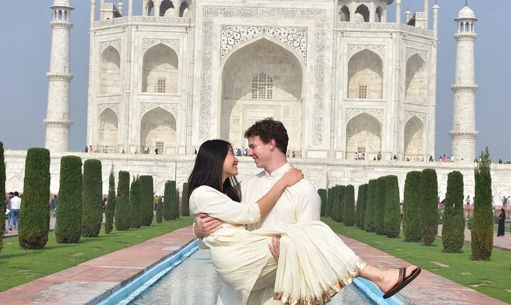 Taj Mahal, Agra Fort and Baby Taj Day Tour from Delhi by Car