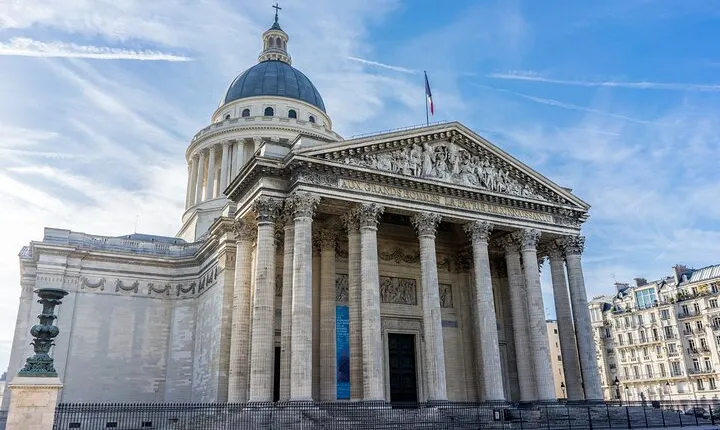 Paris: 3 hours Tour with an APP