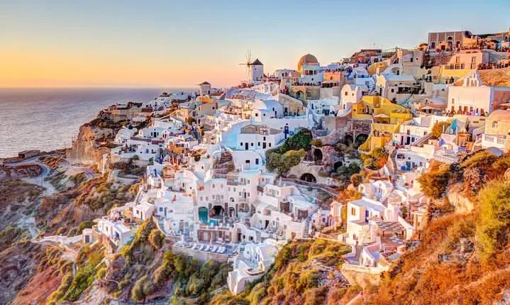 Enjoy the most popular destinations of Santorini Private half-day tour