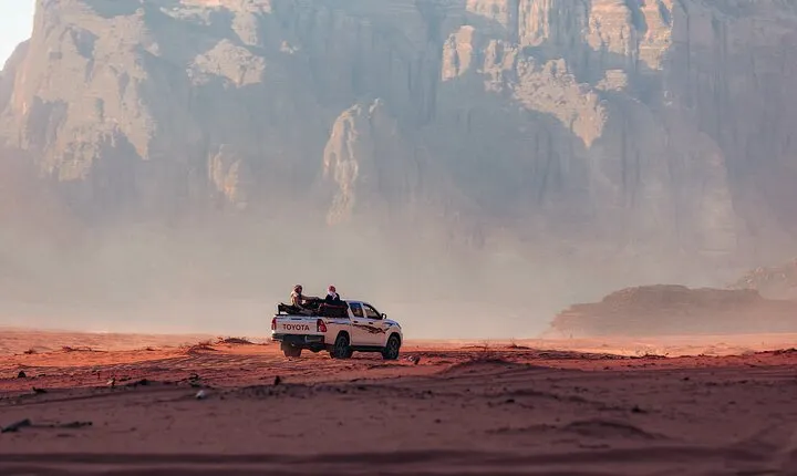 Jeep Tours in Wadi Rum with Bedouin Guide 2,3,4,5 hours | Magic Bedouin Star