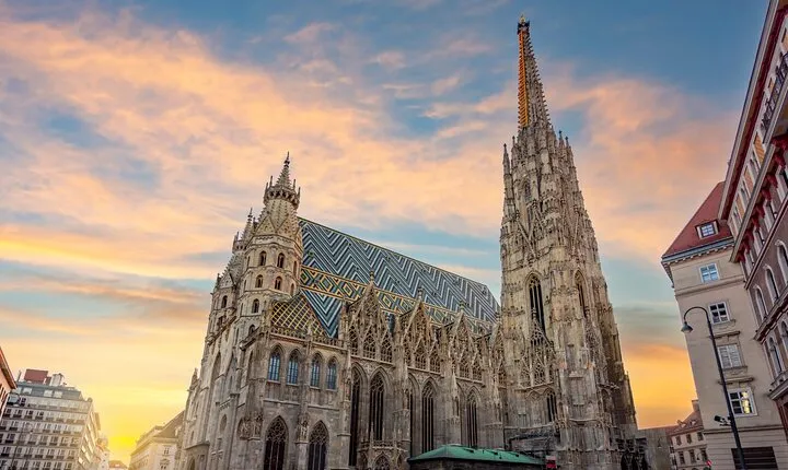 Private Transfer from Prague to Vienna with 1 hour Stop in Kutna Hora