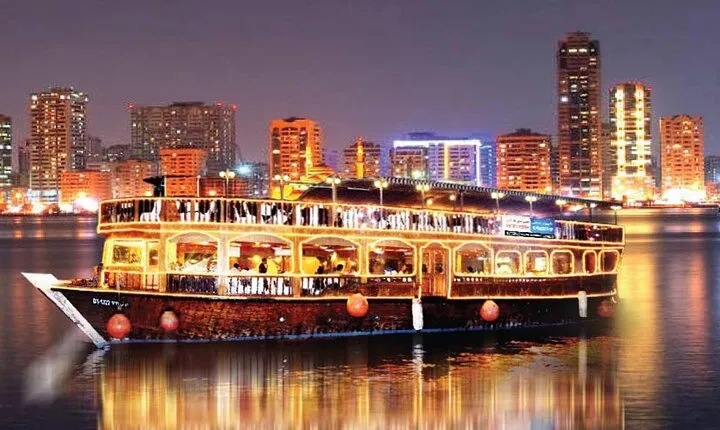Beautiful Dhow Cruise in Dubai Marina With International Buffet with live shows