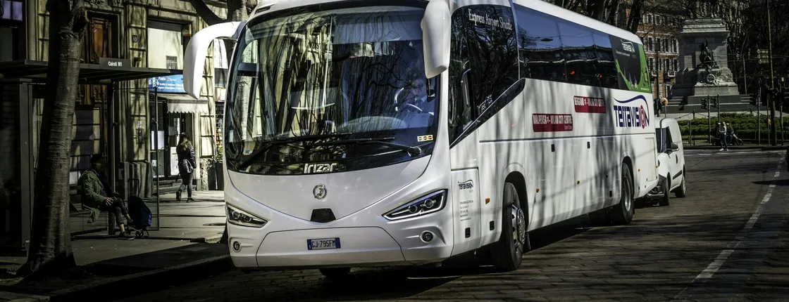 Bus transfer between Bergamo Orio al Serio airport and Milan city center