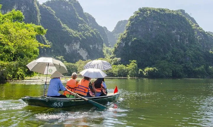 Ninh Binh Day Tour from Hanoi with Bai Dinh & Trang An Boat Trip