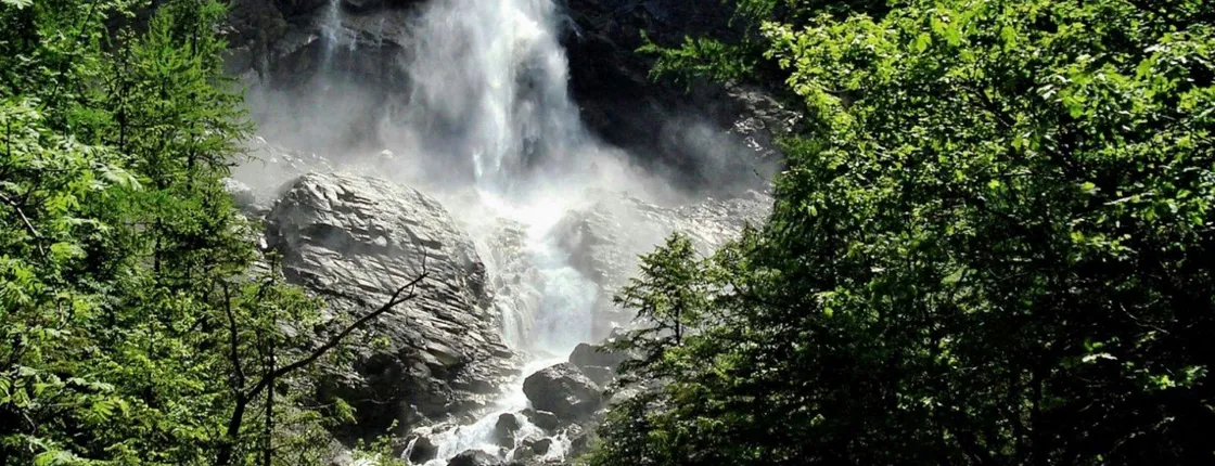 Guided tour around Engstligen waterfalls