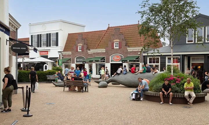 Private Shopping Tour from Amsterdam hotels to Batavia Outlet