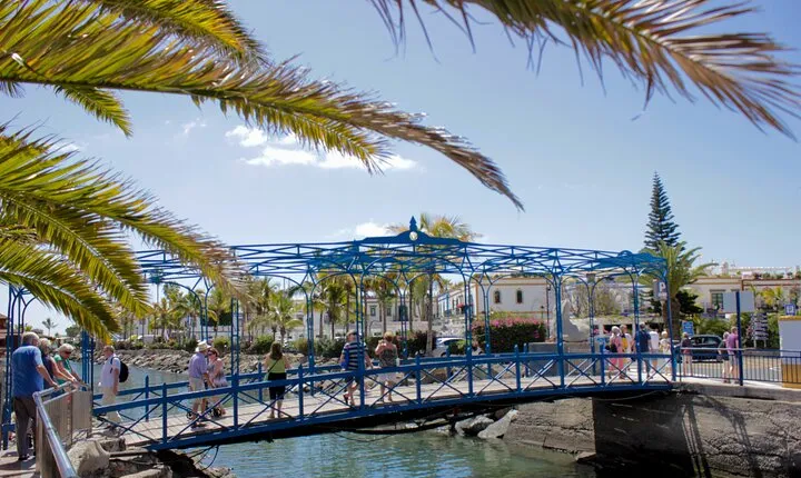 Southern guided route: Puerto Mogan, Maspalomas Dunes and Boat Trip