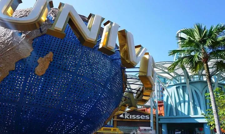 Universal Studios Singapore + Roundtrip Transfers