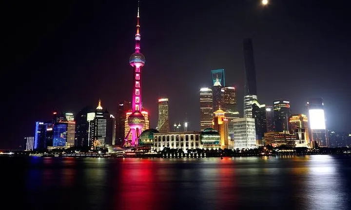 3-Hour Shanghai Night View: The Bund and Luxury Cruise on Huangpu River