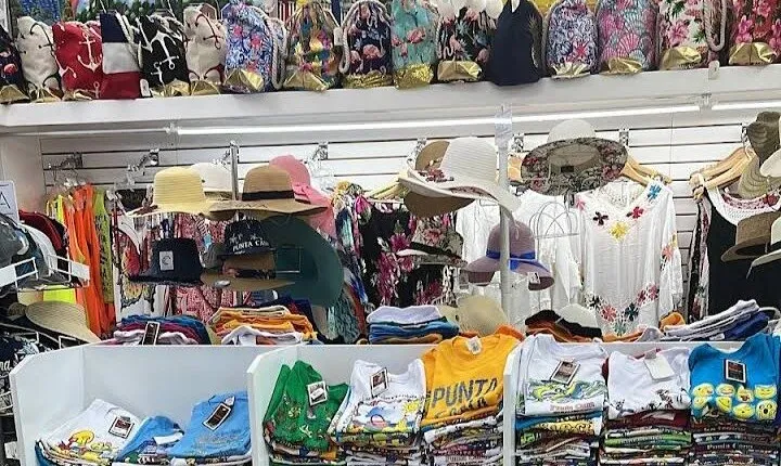 Shopping or souvenirs in Plaza Bávaro