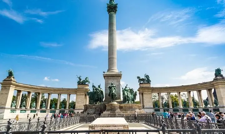 Budapest: Private 4-Hour Walking Tour with a Local