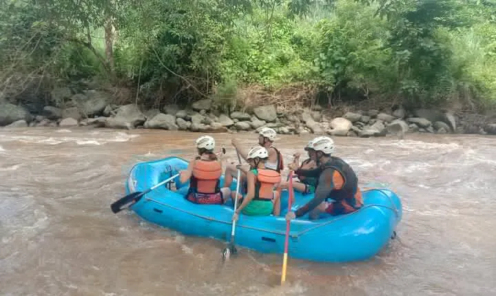 Extream White water rafting 10 kms.
