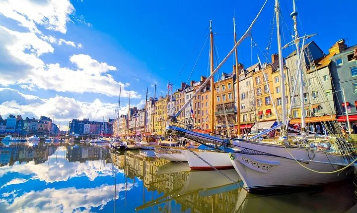 Discover the beautiful city of Honfleur private tour