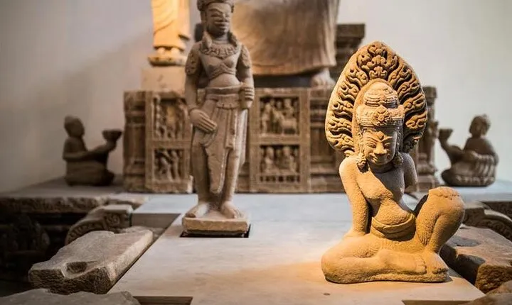 Da Nang Epic History Tour by Cham Museum & Tasty Cuisine/Cafe