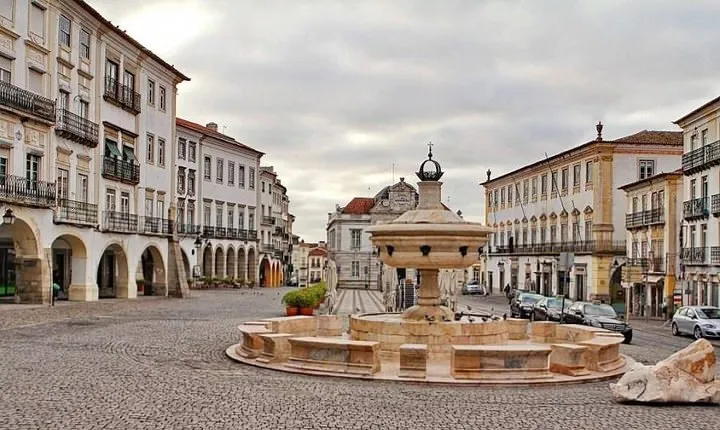 Private day trip to Evora from Lisbon