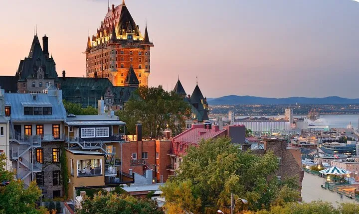 Old Quebec Scavenger Hunt and Highlights Self-Guided Tour