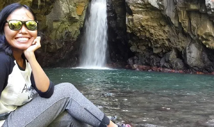 Sambangan Waterfall Tour with Dolphin Watching and Snorkeling in Northern Bali