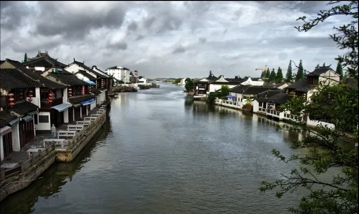 Private tour:Shanghai city highlights & Zhujiajiao water town