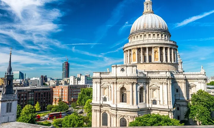 Skip-the-Line St Paul’s Cathedral Private Tour in London