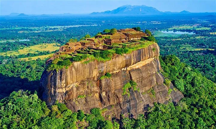 Sigiriya Day Trip with Elephant Safari & Lunch in a Village House