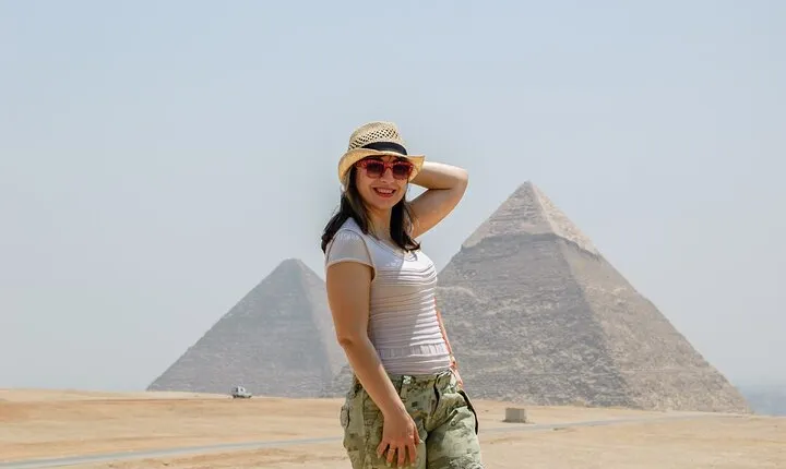 Cairo Guided Half-Day Tour of Giza Pyramids and Sphinx