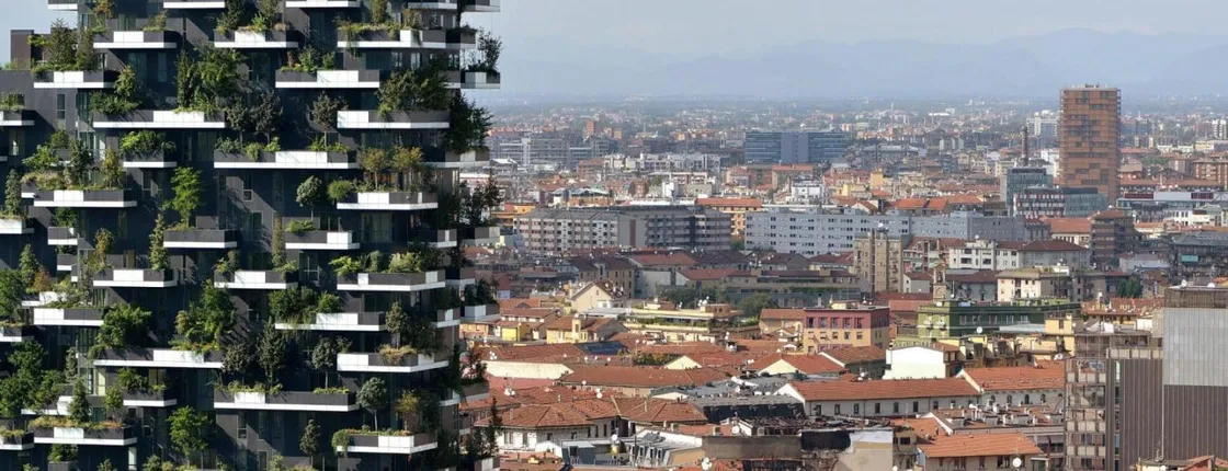 Private tour of the new architecture and skyscrapers in Milan