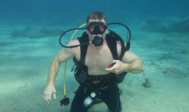 Private Discover scuba diving for beginners in Athens with pickup
