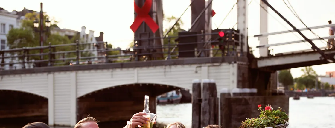 Amsterdam private boat tour with unlimited drinks