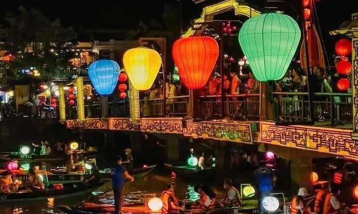 Hoi An Sampan Boat Ride - Releasing Lotus Lantern-Walking Around