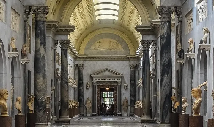 Vatican Highlights, Museums Sistine Chapel tour Basilica entrance