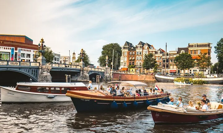 Amsterdam Highlights - Group Cruise with Apple Pie, 2 Drinks