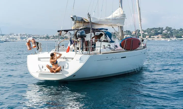 Private tour on a sailboat Swim and stand up paddle Antibes cape