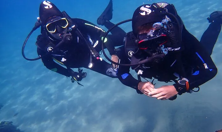 Scuba Diving in Lanzarote (for certified divers only)