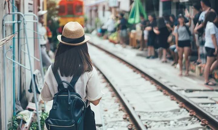 Maeklong Train Market and Damnern Saduak Floating Market Tour with English Guide