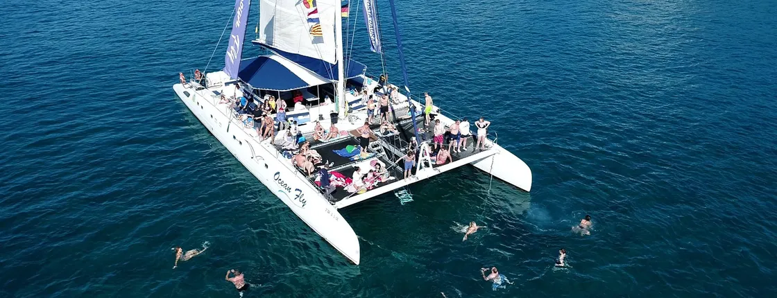 Full-day catamaran experience in Cambrils