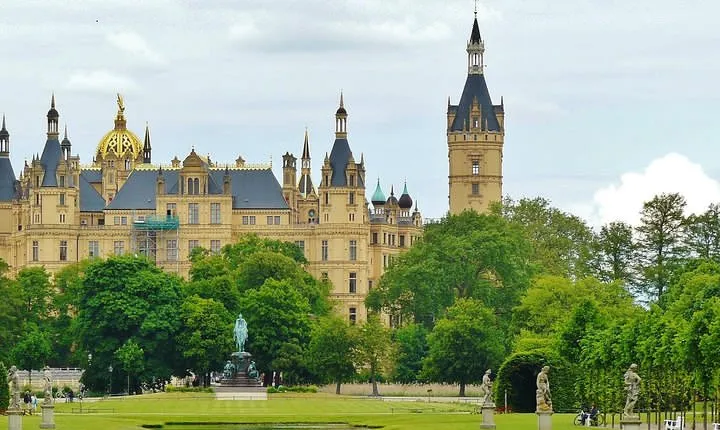 Schwerin Private Walking Tour With A Professional Guide