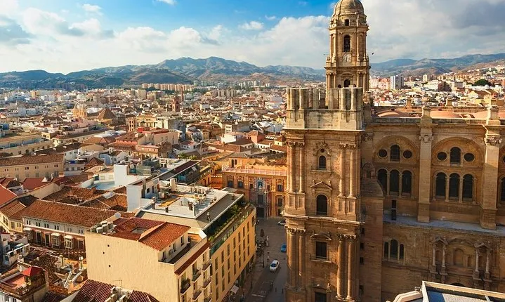 Malaga Old Town private walking and tapas tasting tour