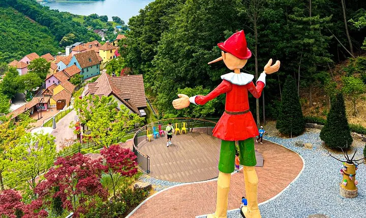 Nami Island and Petite France & Italian Village Day Trip from Seoul