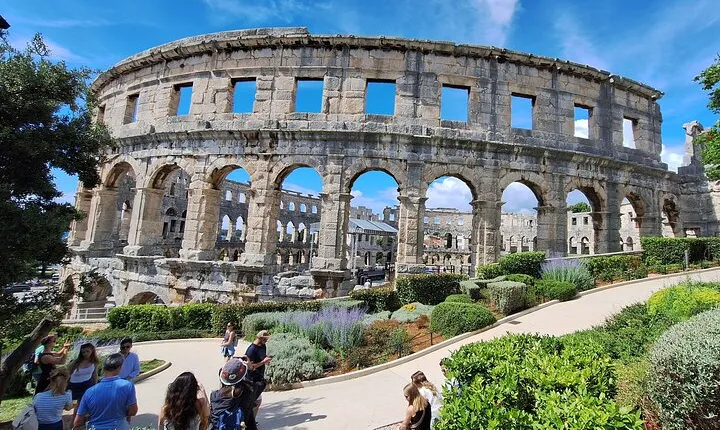 Best of ISTRIA: Amphitheater PULA + ROVINJ + HUM Tour