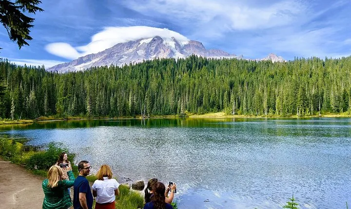 Mount Rainier Customized Tour from Seattle
