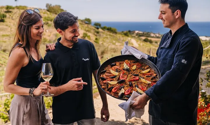 Sailing Trip and Paella Cooking Workshop at the Vineyards