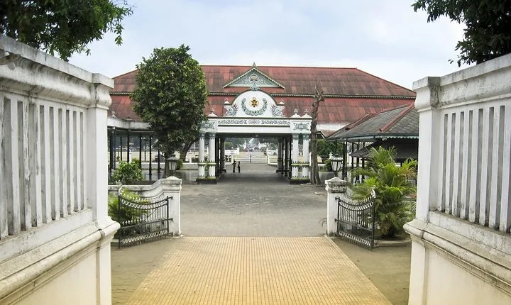 Palace Becak Tour in Yogyakarta