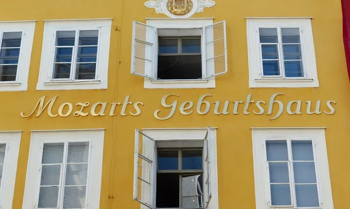 Private Day Trip to Salzburg from Vienna with a local