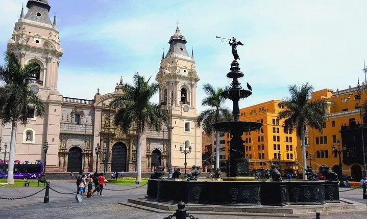 Lima City Tour + Magical Water Circuit + Dinner Show and Peruvian Horse