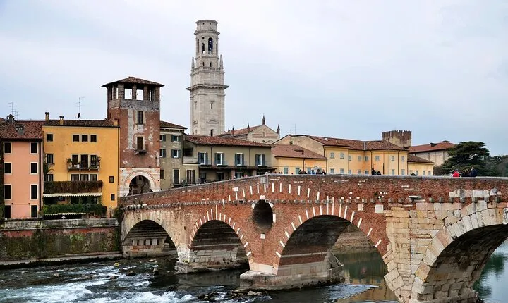 Private Transfer From Milan To Verona, 2 Hour Stop in Bergamo